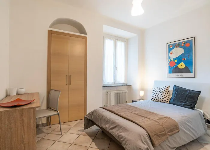 Guesthost - Cosy 200m From Como-borghi Station Appartement *