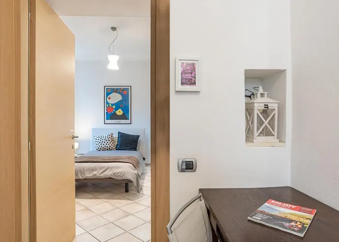 Guesthost - Cosy 200m From Como-borghi Station Appartement *