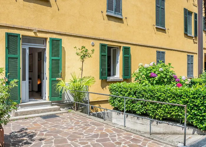 Guesthost - Cosy 200m From Como-borghi Station Appartement Como