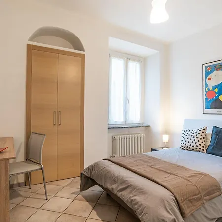 Guesthost - Cosy 200m From Como-borghi Station Apartamento *